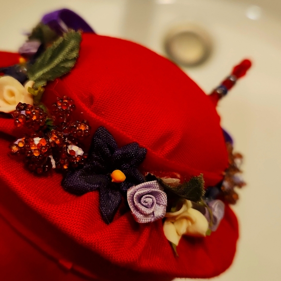 Trinket/Jewelry/ Gift Box. Cloth/ Cardboard. Purple Red Embellished. 3"x3". - Picture 13 of 14